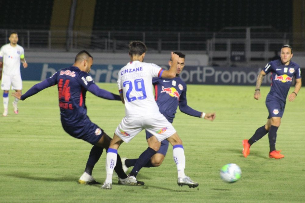 Bahia entra desligado e leva goleada do RB Bragantino
