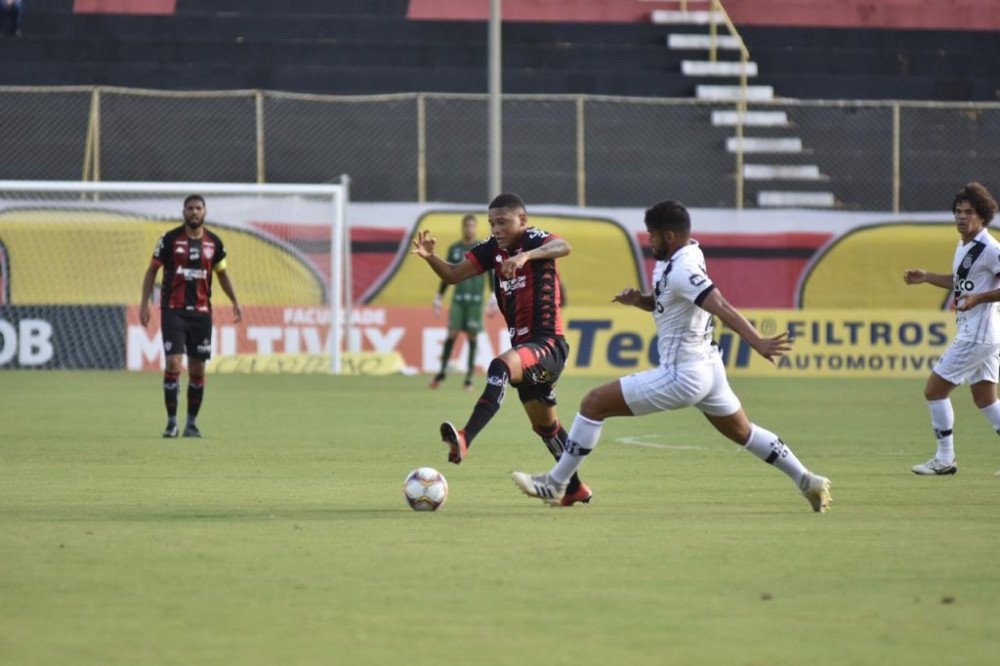 Vitória e Ponte Preta fazem jogo burocrático e ficam no empate