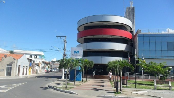 Perto do fim do mandato, prefeito de Madre de Deus prorroga contrato com empresa de internet por R$ 780 mil