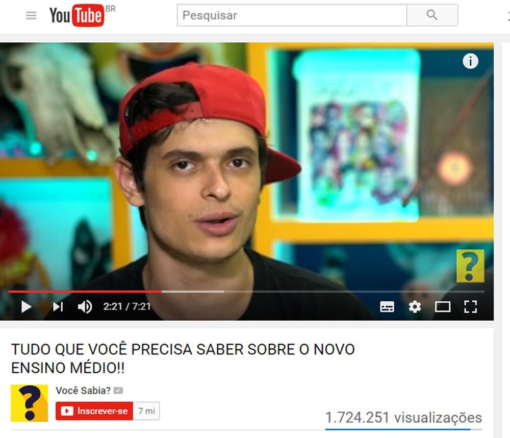 Youtuber pago pelo MEC para defender reforma do ensino médio tem posts racistas e preconceituosos