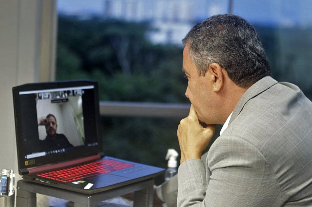 Com 15 mil casos ativos de Covid-19 na Bahia, governador decreta toque de recolher no estado