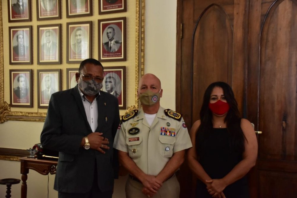 Vice-Prefeita de Candeias se reúne com Comandante da PM-BA