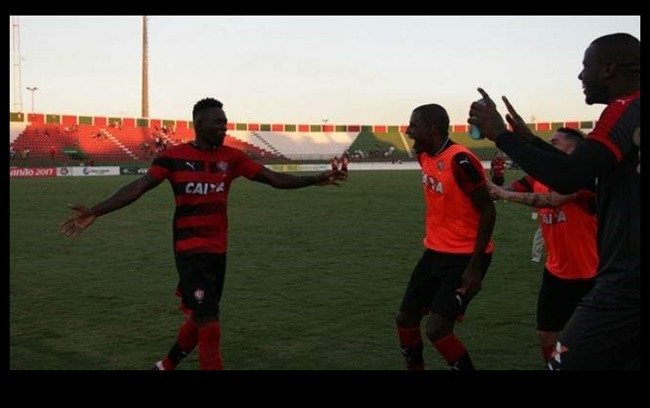 Vitória 100% vence o Bahia de Feira pelo placar de 1 x 0