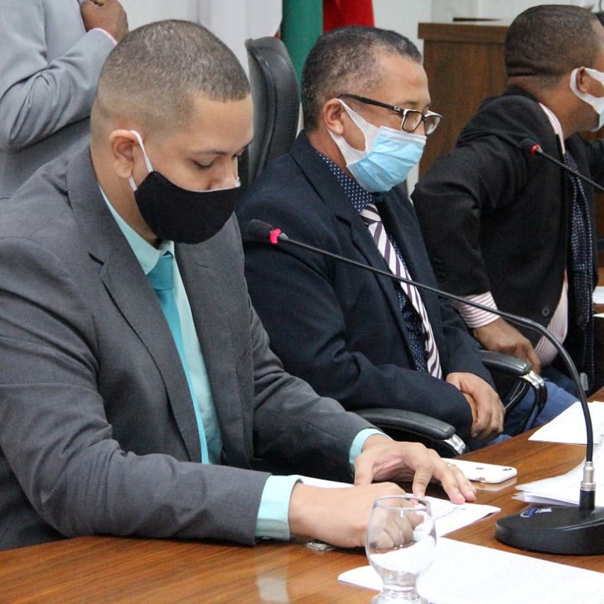 Câmara de Candeias aprova Projeto de Lei para que o município possa comprar vacinas para o combate à Covid-19.