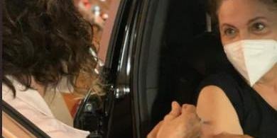 Ex-presidente Dilma Rousseff é vacinada contra a Covid-19 em Porto Alegre