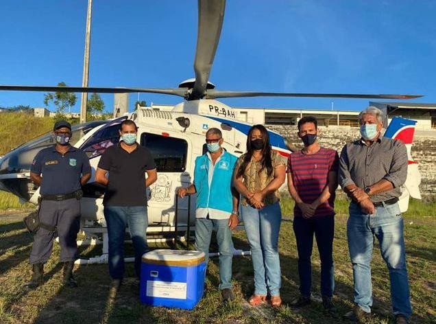 Candeias: Vice-prefeita e Secretário de Saúde recebem mais doses da vacina contra à Covid-19