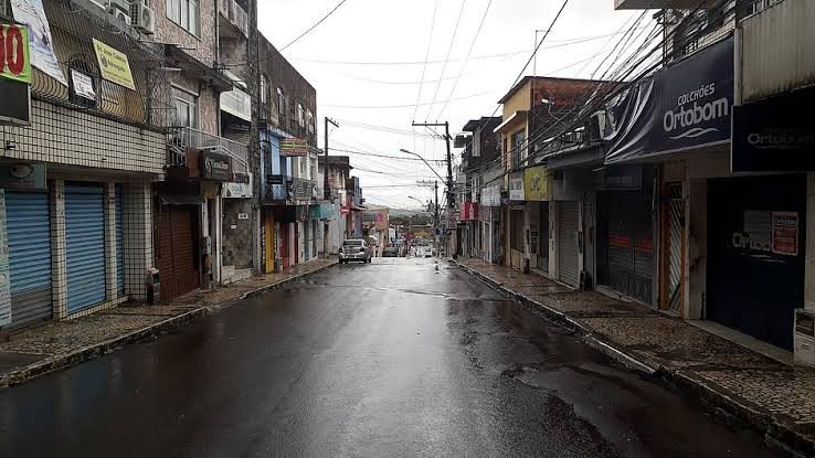 Bares, restaurantes, salões de beleza, academias e outros segmentos funcionarão com 50% da capacidade.