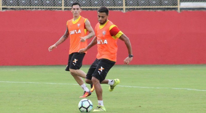 Com mudanças, Vitória recebe o Bragantino pela Copa do Brasil