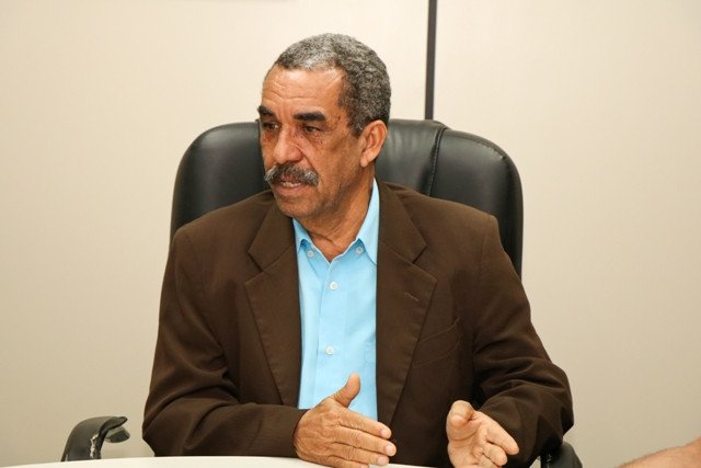 Carlos Martins diz que crítica de vereadores é 