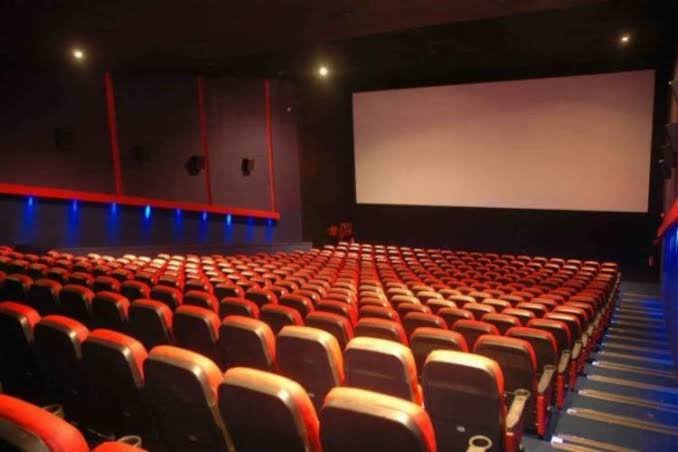 Prefeitura de Salvador reabre cinemas, clubes sociais e espaços de convenções