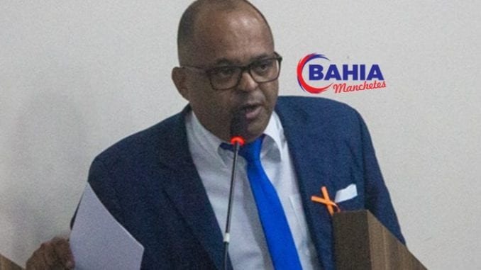 Aos gritos, Val diz para secretária de saúde não atender vereadores de Madre de Deus: ‘Não atenda mesmo não’