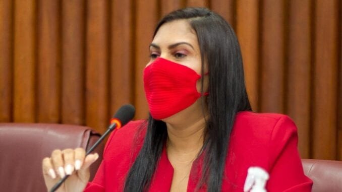 Michele rebate Val e diz que continuará fazendo o papel de fiscalizadora: ‘Vou buscar todas secretarias’