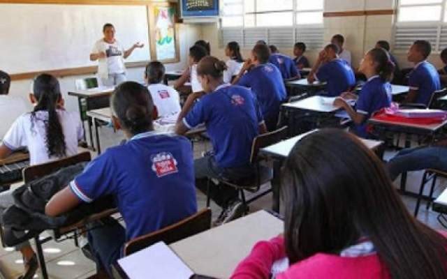 Aulas semipresenciais na rede estadual da Bahia têm início dia 26