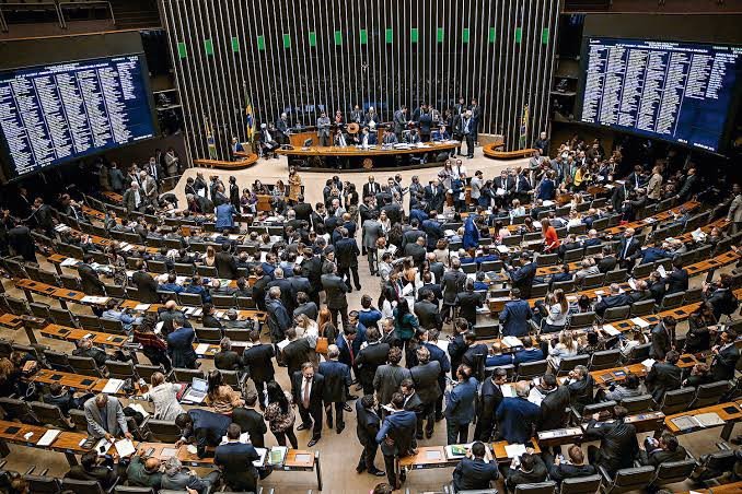 Câmara dos Deputados rejeita PEC do voto impresso