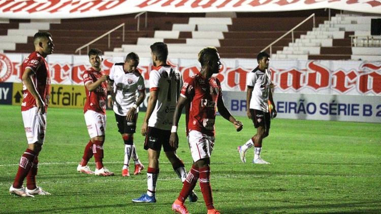 Vitória empate sem gols com o Vila Nova e termina 1º turno no Z-4