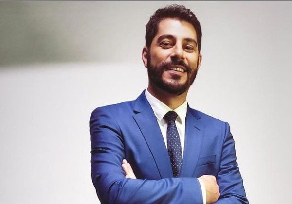 Famosos se solidarizam com Evaristo Costa após demissão