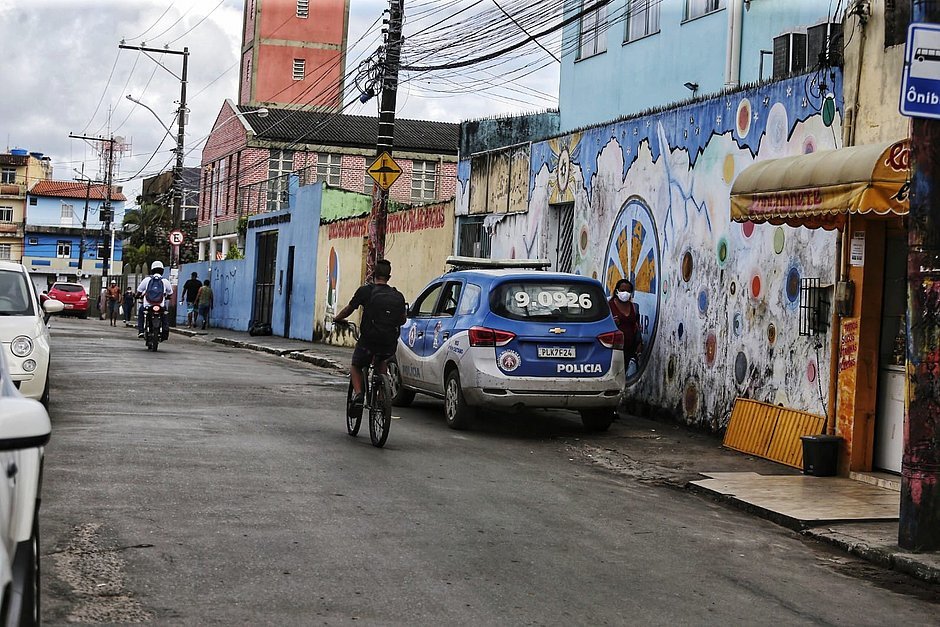Mortos em festa paredão eram estudantes sem ligação com crime, dizem moradores