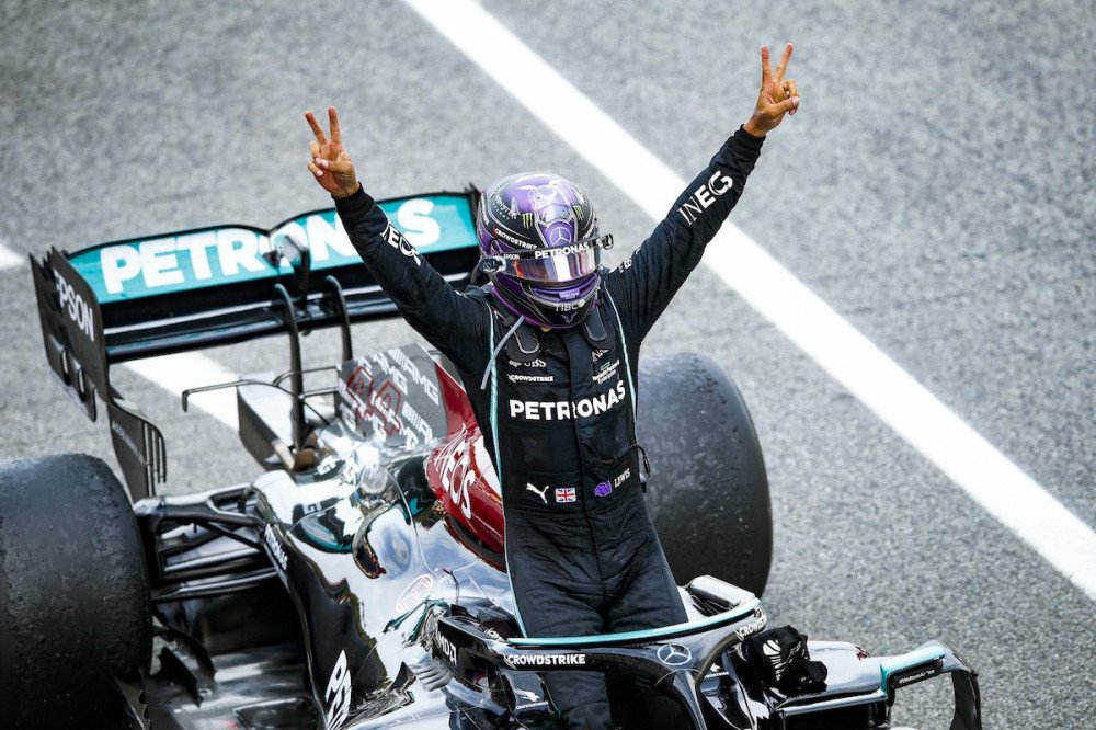 Cem vezes Hamilton! Inglês vence GP da Rússia e conquista sua 100° vitória na F1