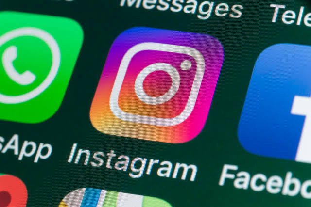Facebook e Instagram começam a voltar após 6 horas; WhatsApp continua fora