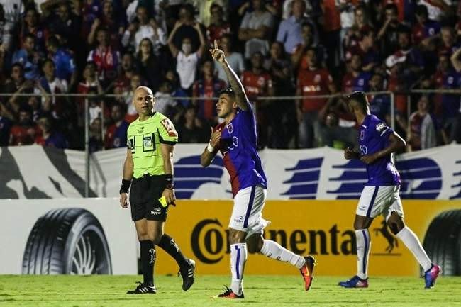 Bahia é surpreendido pelo Paraná e dá adeus a Copa BR, veja os gols