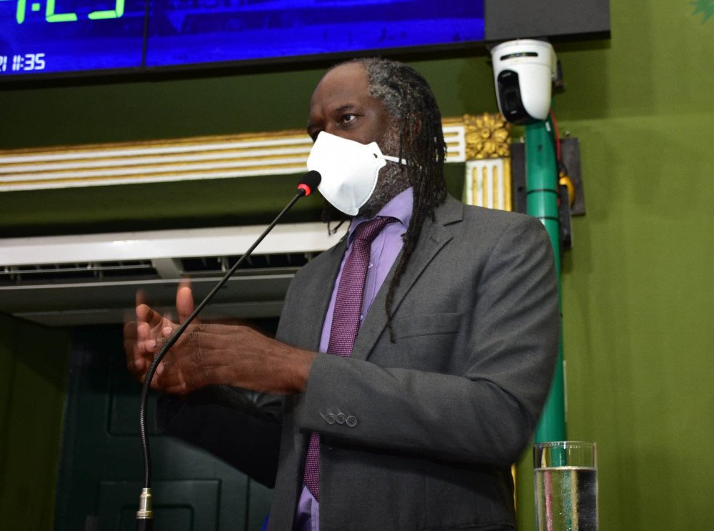 *Sílvio Humberto solicita plantio de Baobá na Praça da Piedade* _Localidade abriga bustos em homenagem aos heróis de Búzios_