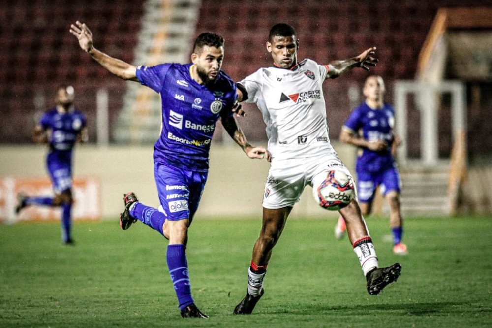 Vitória enfrenta o Confiança nnote sábado no Barradão