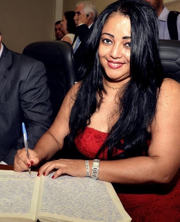 Com viagem internacional de Dr. Pitágoras, Marivalda assume prefeitura de Candeias