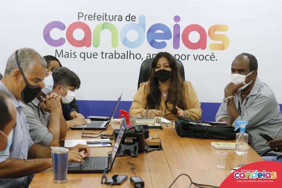 Candeias: Prefeita em exercício comanda reunião de secretariado para debater ações planejadas no município.