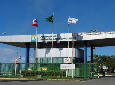 Refinaria privatizada pela Petrobras suspende abastecimento de navios