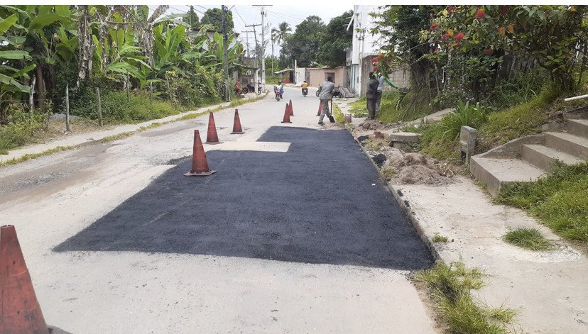 Obras de manutenção em vias, pavimentação e drenagem acontecem em diversas ruas da cidade