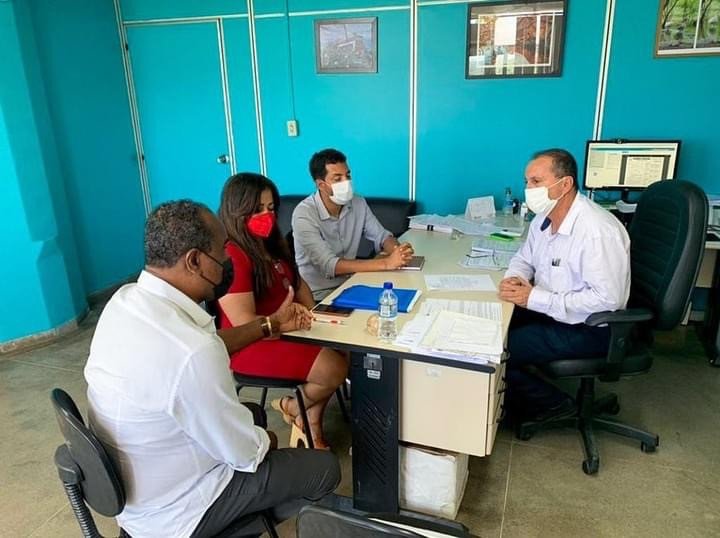 Vice-prefeita de Candeias se reúne na Seinfra/BA