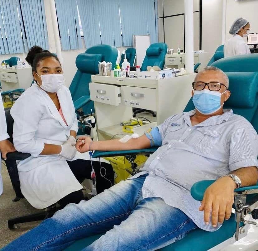 Vereador Silvio Correia doa sangue no dia do seu aniversário!