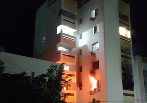 Jovem morre após se jogar de prédio, na Barra, para escapar de incêndio
