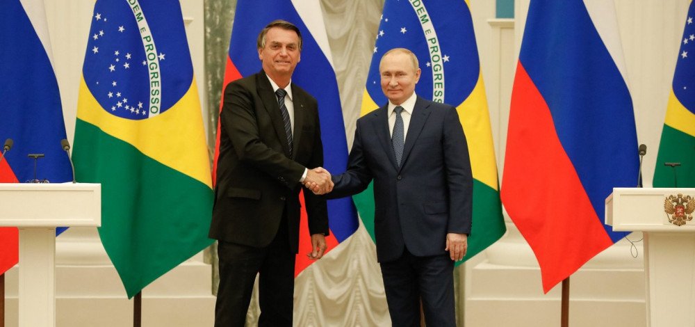 Posições de Bolsonaro podem prejudicar Brasil durante conflito na Ucrânia, diz especialista