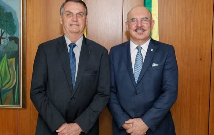 Após escândalo com pastores, ministro da Educação pede demissão