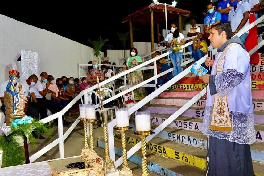 Devoção e fé é o que define missa em gruta dos Milagres