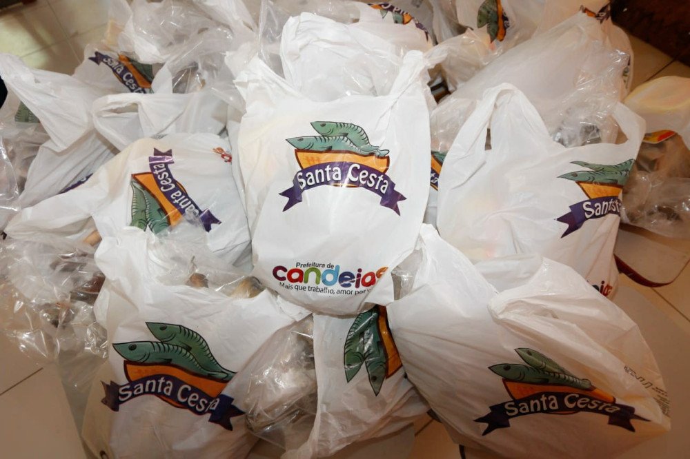 MAIS DE 13 MIL FAMÍLIAS SERÃO BENEFICIADAS COM A SANTA CESTA DA PREFEITURA DE CANDEIAS