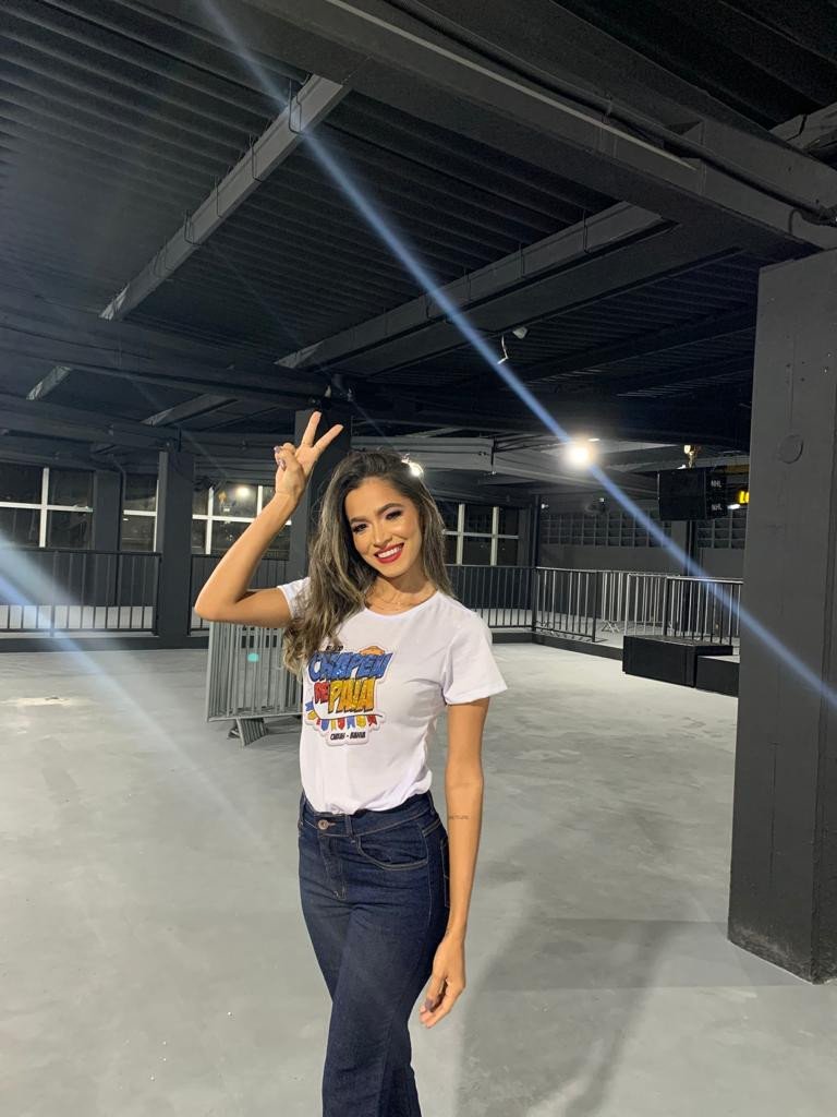 “Chapéu de Paia”: Marcele Moura relata que carinho do público dá mais garra para prosseguir e conquistar a posição de Rainha do bloco chapéu de paia de 2022.