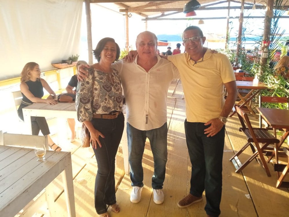 Direção do PSB de Candeias nega aliança com Roberta Roma e João Roma, em nota de esclarecimento.