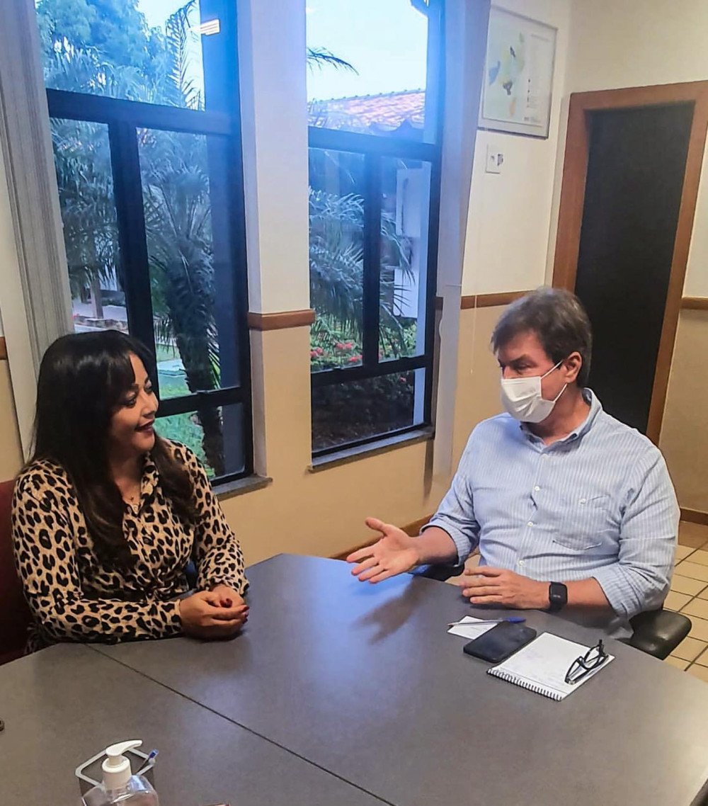 CANDEIAS: MARIVALDA DA SILVA PARTICIPA DE REUNIÃO NA CONDER E NA SUDESB PARA TRATAR DE DEMANDAS DE OBRAS DO GOVERNO DO ESTADO NO MUNICÍPIO