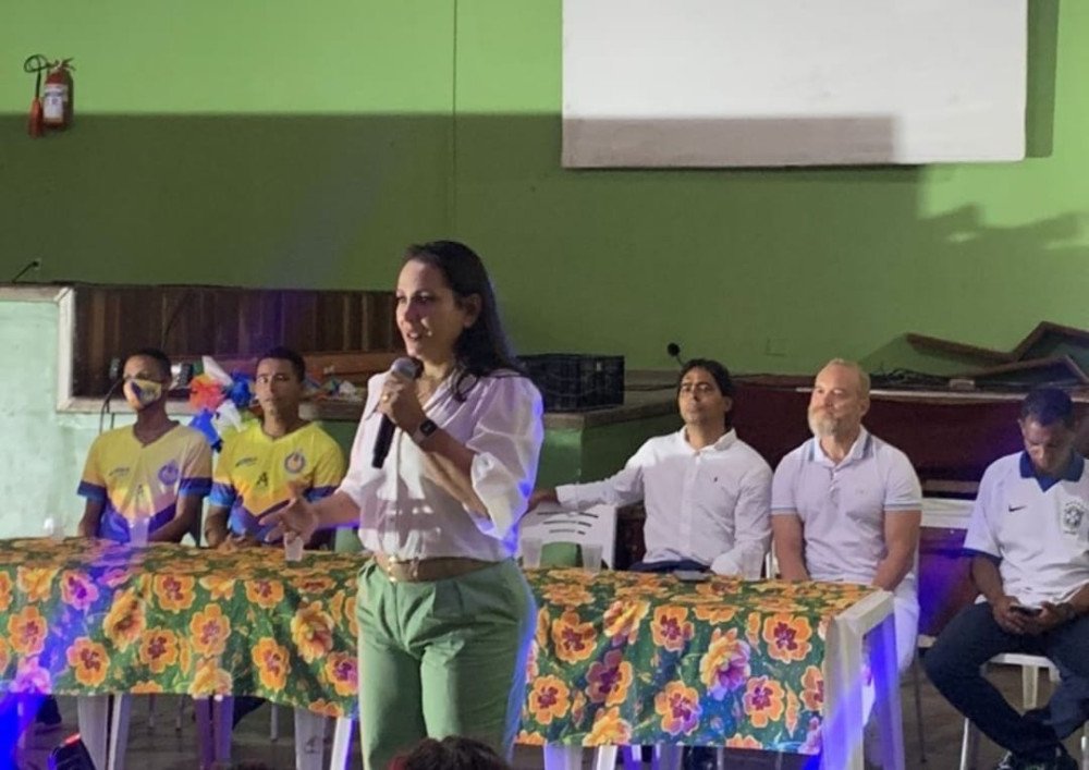 Política: Pré-candidata à deputada estadual Soraia Cabral participa de encontro no CEPE em Catu