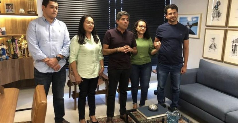 CANDEIAS: TONHA MAGALHÃES E AMIGA JÚ DECLARAM APOIO À PRÉ-CANDIDATURA A DEPUTADO ESTADUAL DE MANUEL ROCHA (UB)