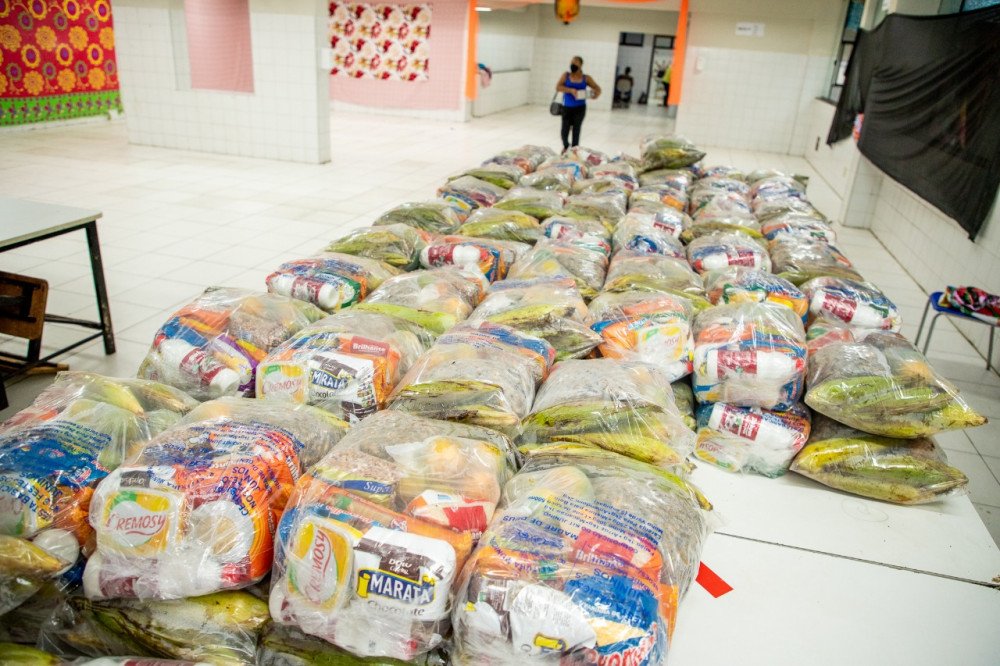 Entrega das Cestas Básicas Juninas ocorre de forma tranquila e organizada em Madre de Deus e na Ilha de Maria Guarda