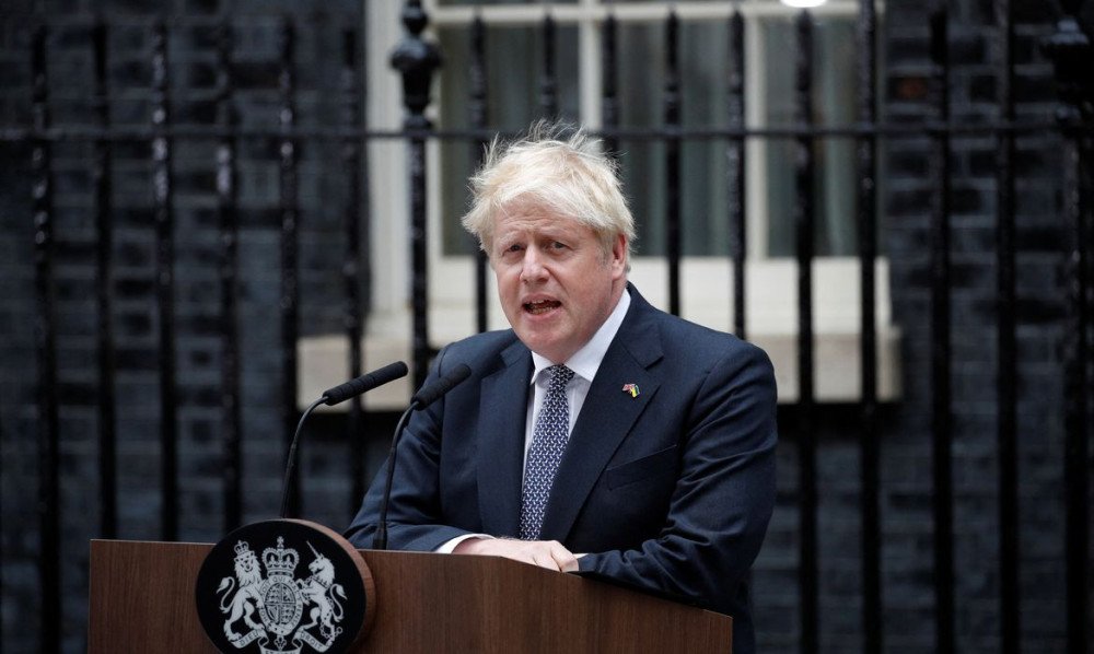 Boris Johnson renuncia no Reino Unido após perda de apoio e sucessivas crises