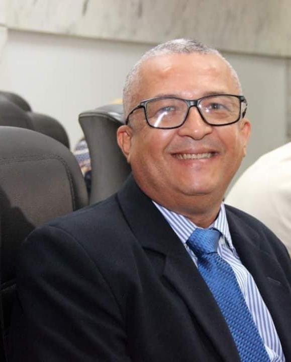 “Sou candidato de Lula em Candeias”, frisou Silvio Correia em entrevista.