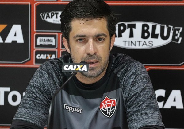 Técnico João Burse fala em ‘vestiário chateado’ após goleada em SC