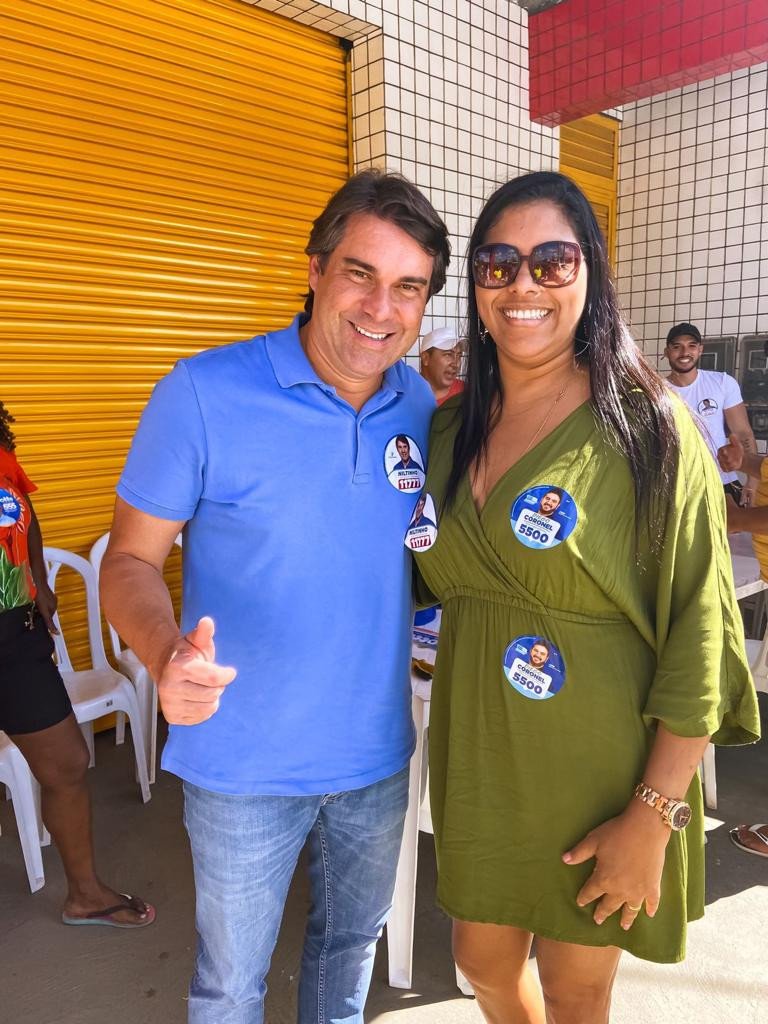 Deputado Niltinho realiza adesivaço e bate-papo com apoiadores ao lado de vereadores e ex-prefeitos em Madre de Deus