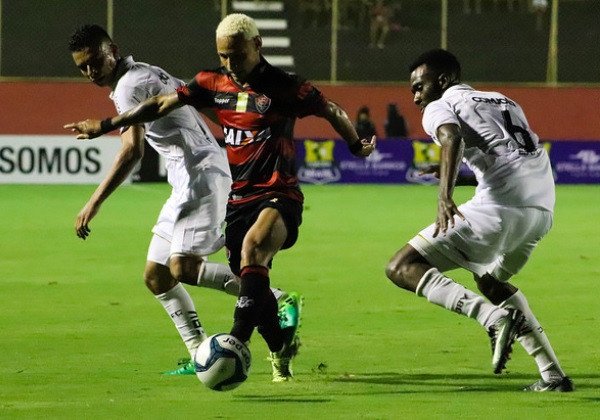 Vitória empata com o ABC no Barradão