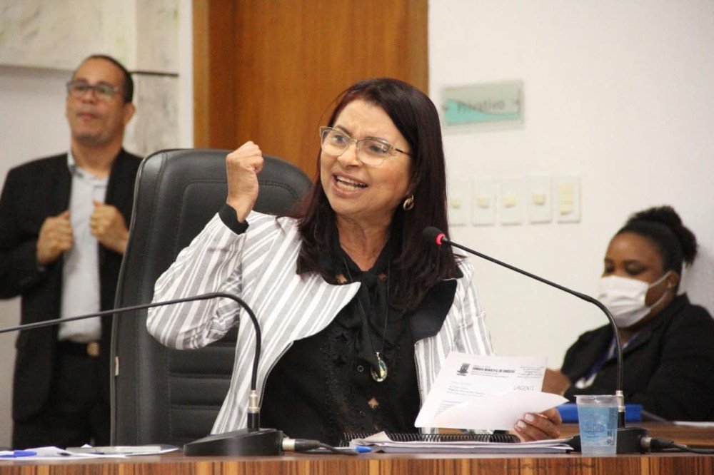 Candeias: Tânia Batista consolida força política nesta eleição
