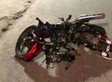 Camaçari: Dois morrem em colisão de moto com carro na Estrada do Coco